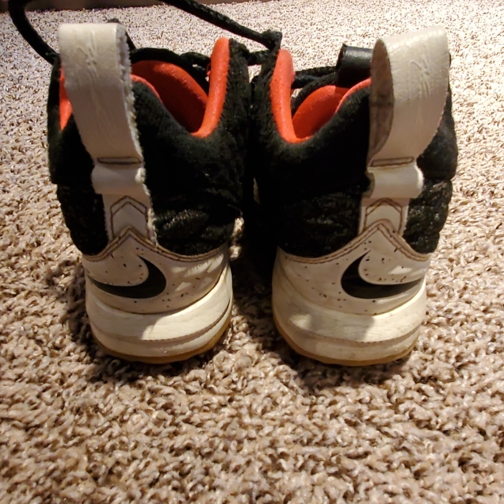 Kids Items B1G1 50% Lebron XV - Picture 6 of 6